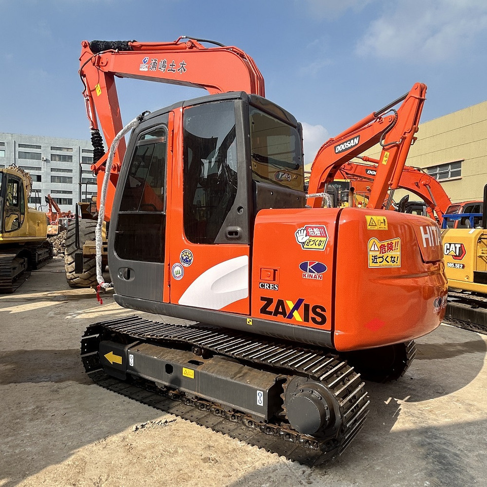 Hitachi ZX70 Excavator - Мини-экскаватор: фото 2 Hitachi ZX70 Excavator - Мини-экскаватор: фото 2