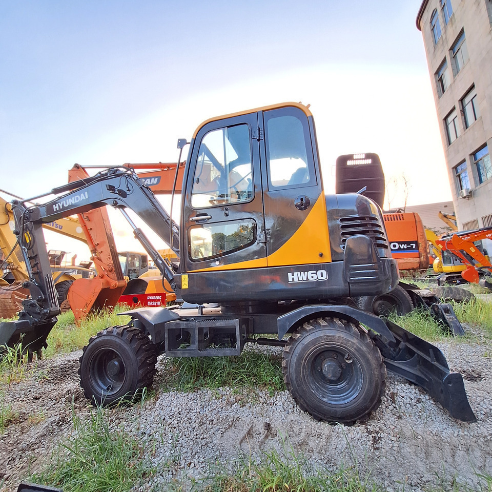Hyundai HW60 excavator - Колёсный экскаватор: фото 5 Hyundai HW60 excavator - Колёсный экскаватор: фото 5