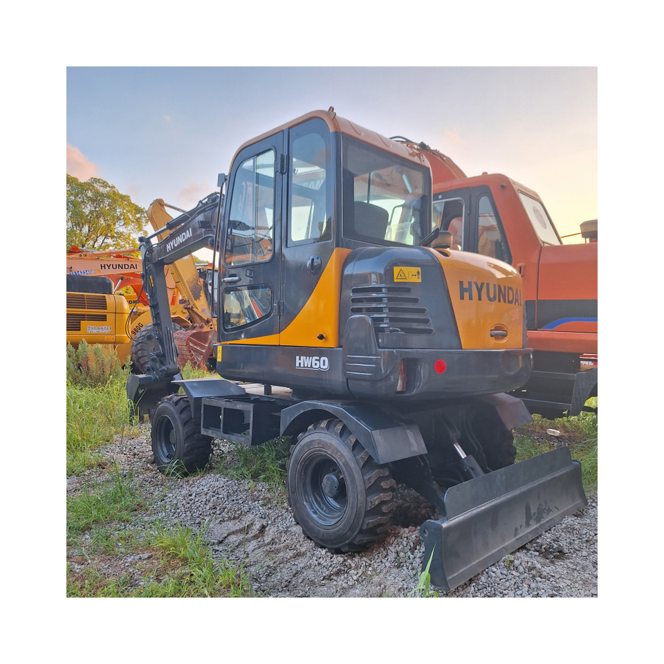 Hyundai HW60 excavator - Колёсный экскаватор: фото 5 Hyundai HW60 excavator - Колёсный экскаватор: фото 5