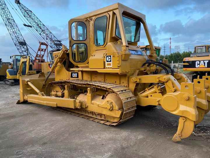 Japan import in good condition Construction bulldozer Second Hand Caterpillar CAT D7R Bulldozer Used CAT D7R for sale - Бульдозер: фото 2 Japan import in good condition Construction bulldozer Second Hand Caterpillar CAT D7R Bulldozer Used CAT D7R for sale - Бульдозер: фото 2