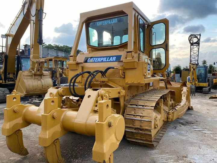 Japan import in good condition Construction bulldozer Second Hand Caterpillar CAT D7R Bulldozer Used CAT D7R for sale - Бульдозер: фото 4 Japan import in good condition Construction bulldozer Second Hand Caterpillar CAT D7R Bulldozer Used CAT D7R for sale - Бульдозер: фото 4