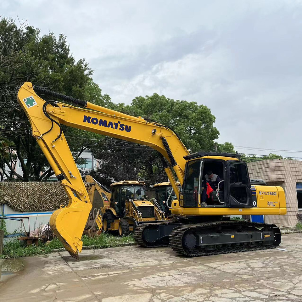 KOMATSU PC220-8 excavator - Гусеничный экскаватор: фото 2 KOMATSU PC220-8 excavator - Гусеничный экскаватор: фото 2