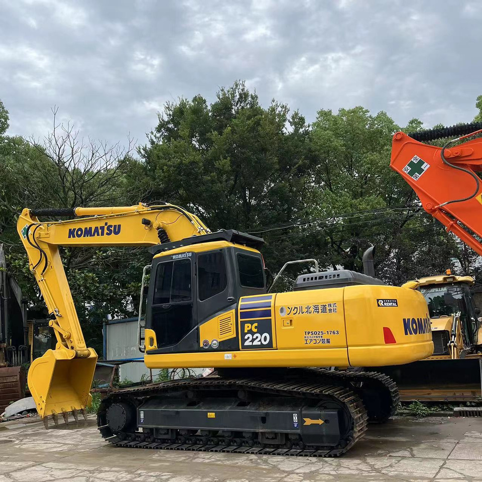 KOMATSU PC220-8 excavator - Гусеничный экскаватор: фото 1 KOMATSU PC220-8 excavator - Гусеничный экскаватор: фото 1