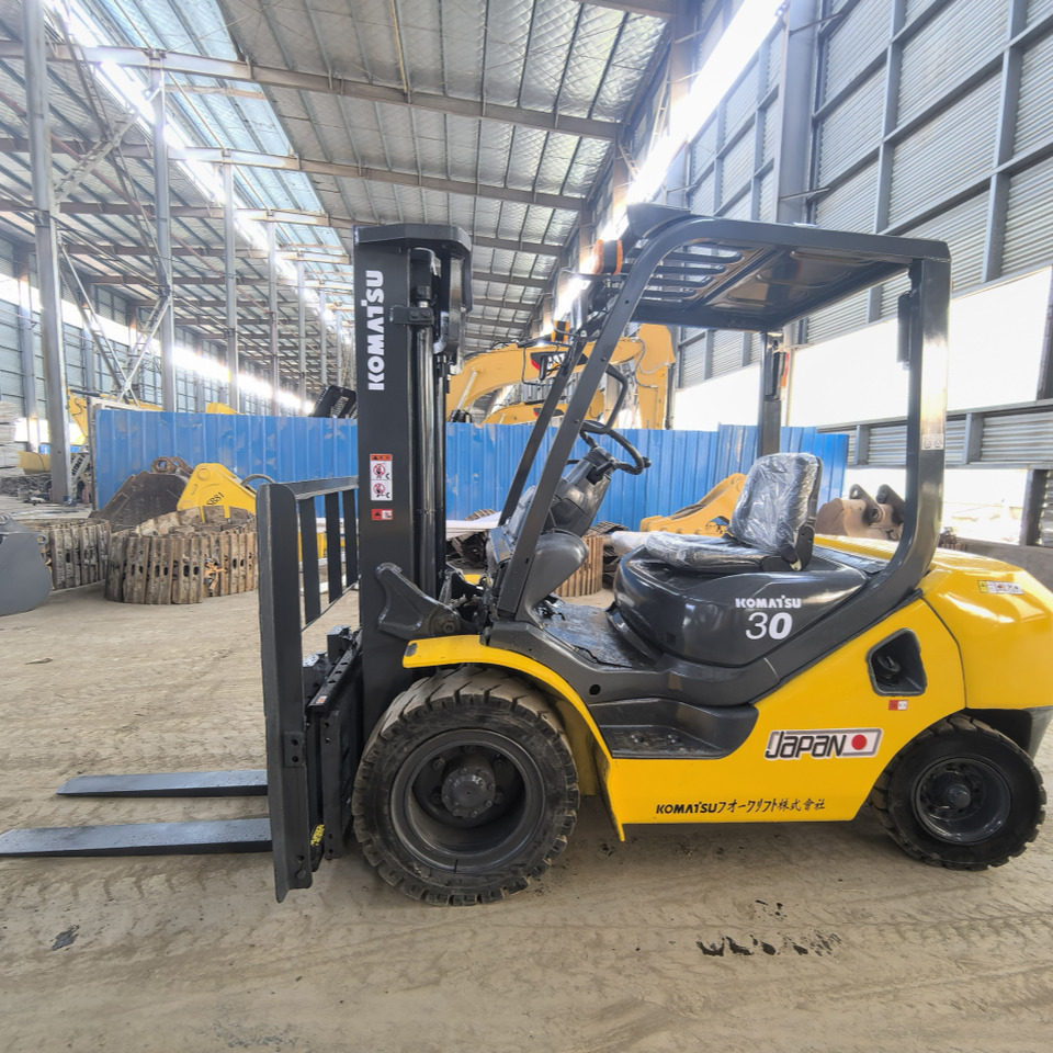 Komatsu FD30 Forklift - Дизельный погрузчик: фото 3 Komatsu FD30 Forklift - Дизельный погрузчик: фото 3