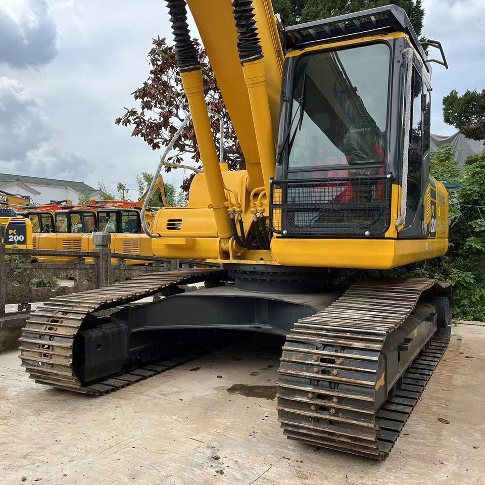 Komatsu PC220-8 Excavator - Гусеничный экскаватор: фото 1 Komatsu PC220-8 Excavator - Гусеничный экскаватор: фото 1
