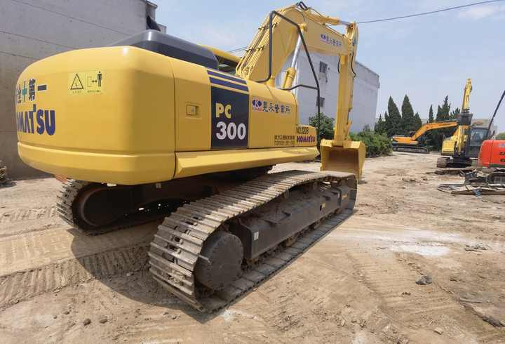 Komatsu PC350-7 excavator - Гусеничный экскаватор: фото 1 Komatsu PC350-7 excavator - Гусеничный экскаватор: фото 1