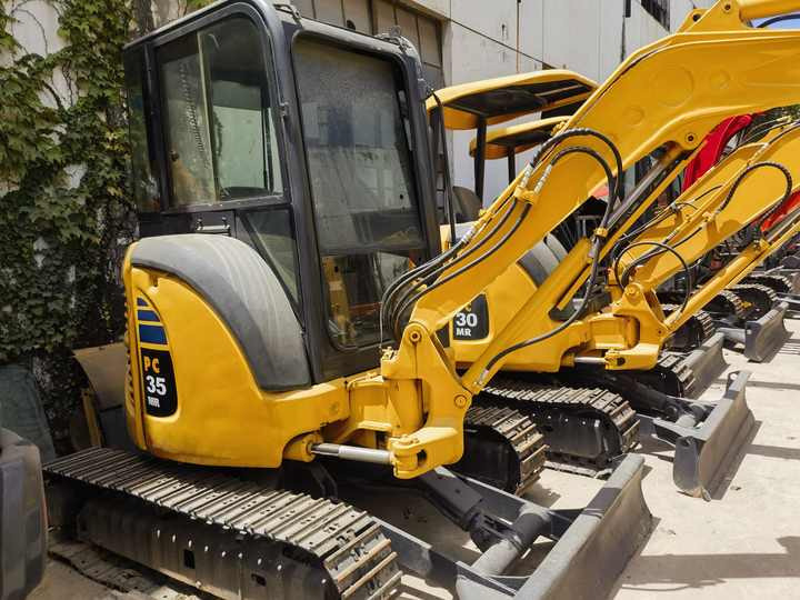 Komatsu PC35MR-3 excavator - Гусеничный экскаватор: фото 2 Komatsu PC35MR-3 excavator - Гусеничный экскаватор: фото 2