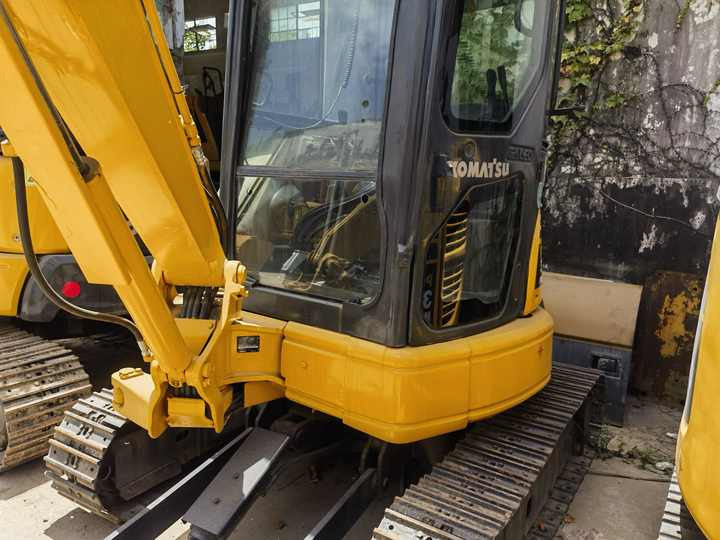 Komatsu PC35MR-3 excavator - Гусеничный экскаватор: фото 5 Komatsu PC35MR-3 excavator - Гусеничный экскаватор: фото 5