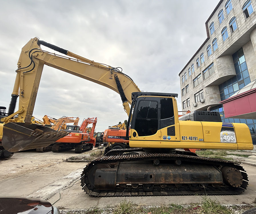 Komatsu PC400-8 excavator - Гусеничный экскаватор: фото 1 Komatsu PC400-8 excavator - Гусеничный экскаватор: фото 1