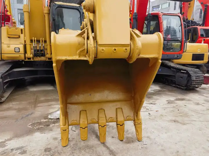 Original Japan Caterpillar 336d excavator CAT 336d2 349d 390d hydraulic crawler excavator on stock - Экскаватор: фото 5 Original Japan Caterpillar 336d excavator CAT 336d2 349d 390d hydraulic crawler excavator on stock - Экскаватор: фото 5