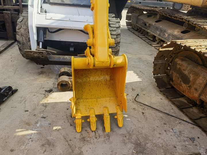 PC30 komatsu hydraulic excavator small digger in good condition on sale - Гусеничный экскаватор: фото 4 PC30 komatsu hydraulic excavator small digger in good condition on sale - Гусеничный экскаватор: фото 4