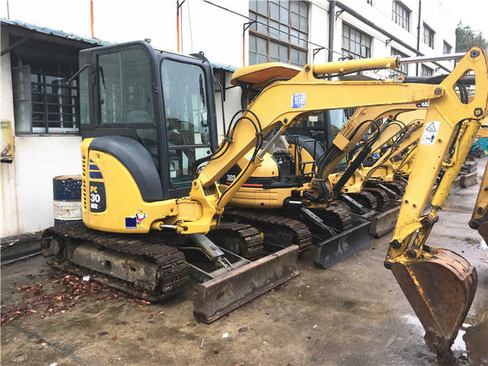 Reasonable price good quality second-hand Komatsu PC30 used Komatsu mini excavator digger for sale - Гусеничный экскаватор: фото 3 Reasonable price good quality second-hand Komatsu PC30 used Komatsu mini excavator digger for sale - Гусеничный экскаватор: фото 3