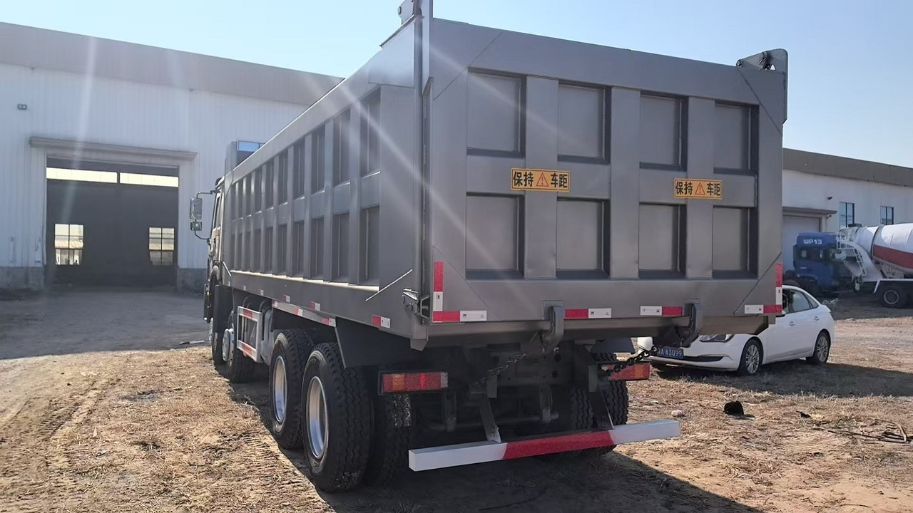 SINOTRUK Howo Dump truck 371hp 8x4 - Самосвал: фото 2 SINOTRUK Howo Dump truck 371hp 8x4 - Самосвал: фото 2