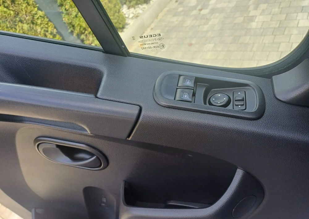 Малотоннажный бортовой грузовик Renault Master 2.3dci 168KM 10palet 2022rok: фото 19