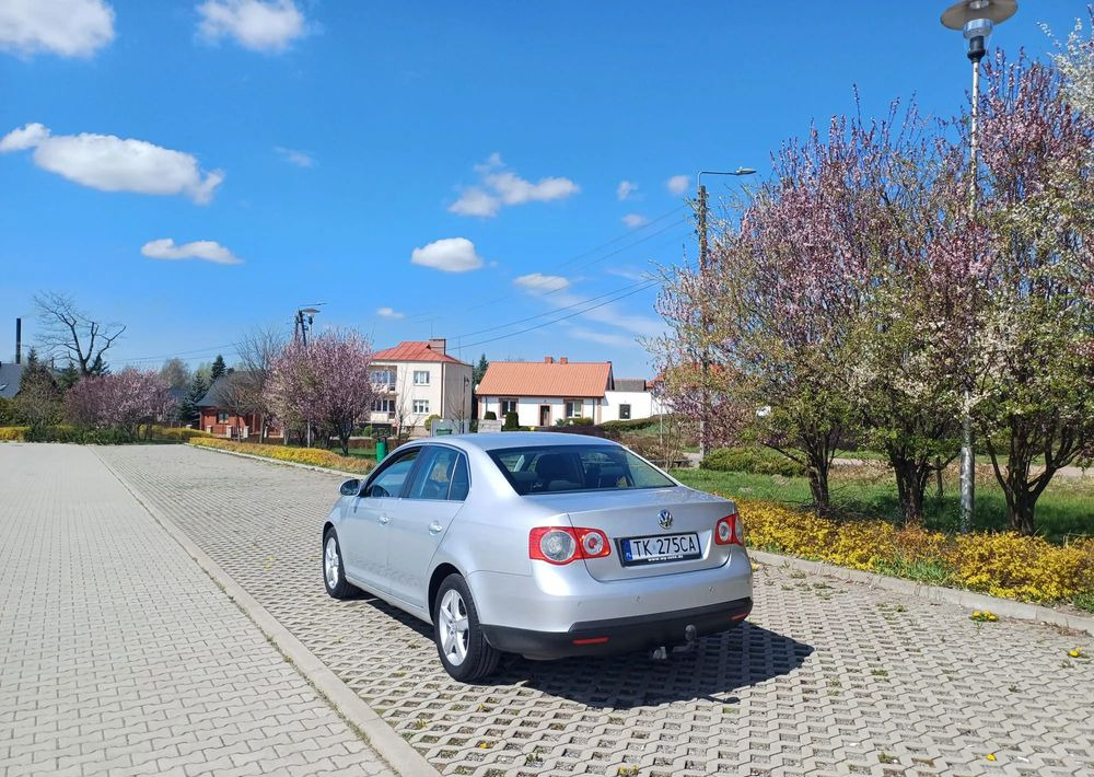 Volkswagen Jetta 2.0 TDI DPF Comfortline - Седан: фото 4 Volkswagen Jetta 2.0 TDI DPF Comfortline - Седан: фото 4