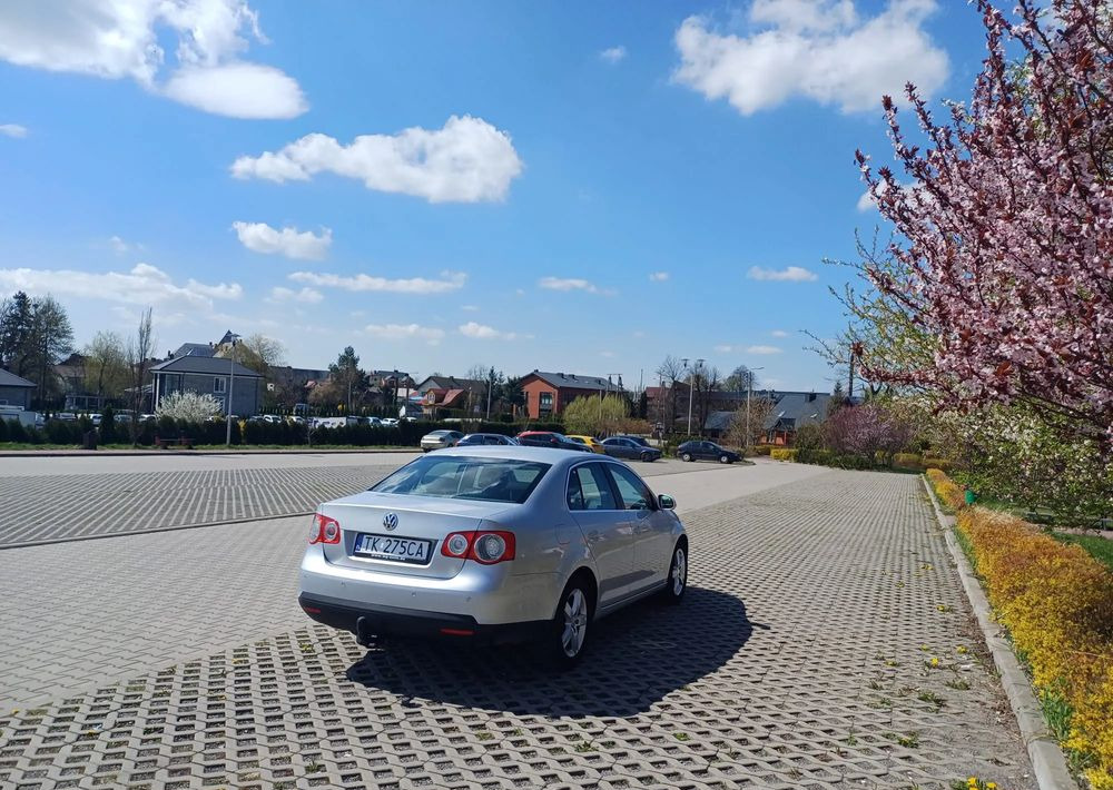 Volkswagen Jetta 2.0 TDI DPF Comfortline - Седан: фото 3 Volkswagen Jetta 2.0 TDI DPF Comfortline - Седан: фото 3