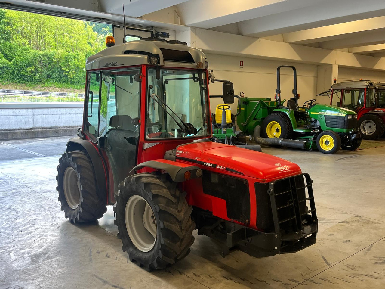 ANTONIO CARRARO SRX 9400 - Трактор: фото 2 ANTONIO CARRARO SRX 9400 - Трактор: фото 2