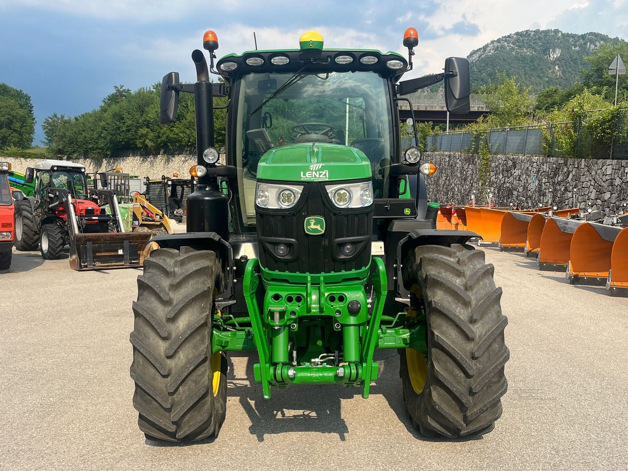 JOHN DEERE 6145 R - Трактор: фото 3 JOHN DEERE 6145 R - Трактор: фото 3