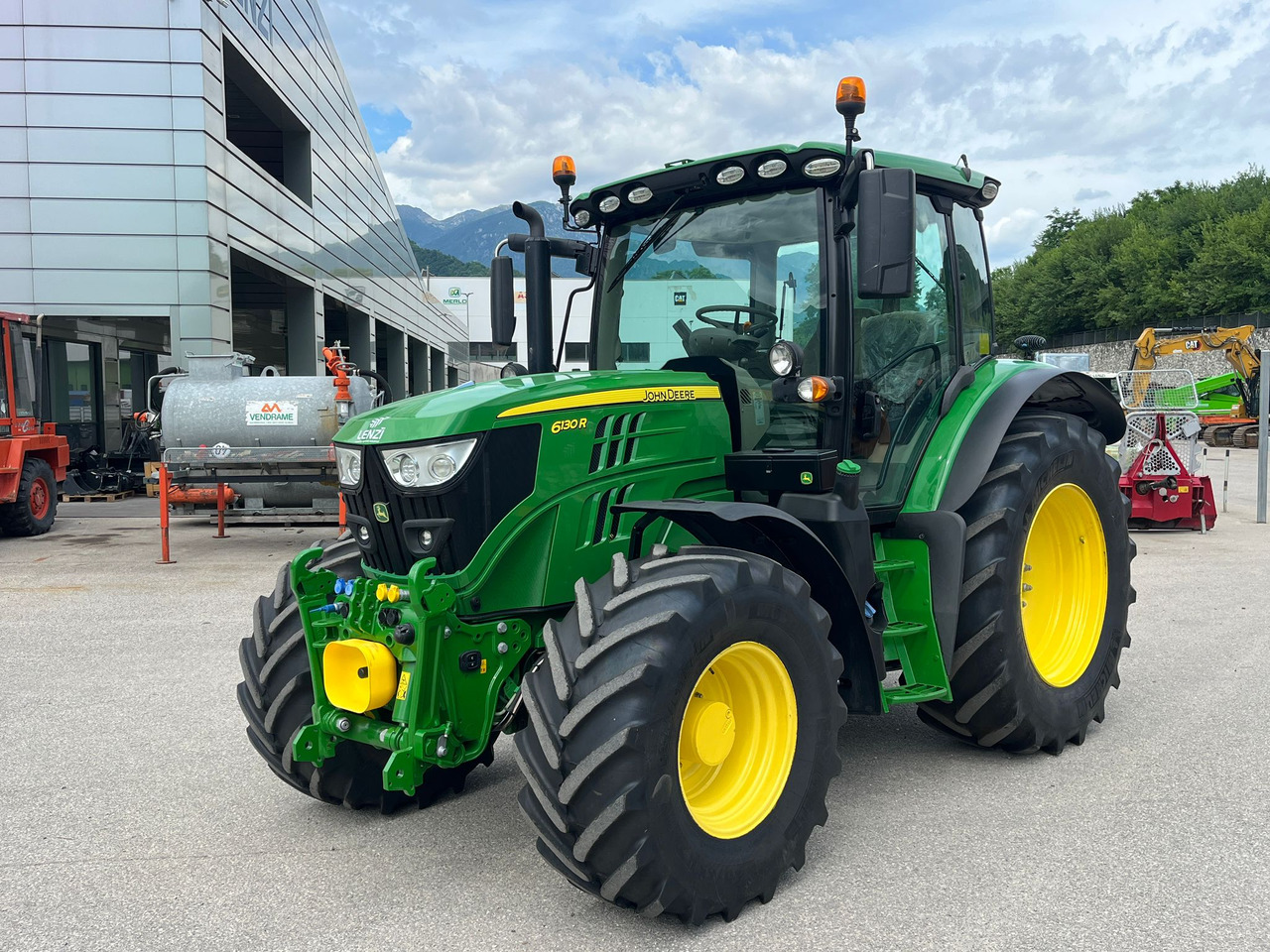 TRATTORE JOHN DEERE 6130R - Трактор: фото 2 TRATTORE JOHN DEERE 6130R - Трактор: фото 2