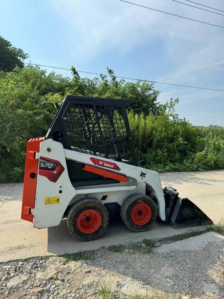 Bobcat S 70 - Мини-погрузчик с бортовым поворотом: фото 1 Bobcat S 70 - Мини-погрузчик с бортовым поворотом: фото 1