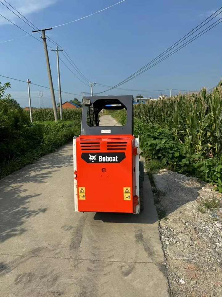 Bobcat S 70 - Мини-погрузчик с бортовым поворотом: фото 2 Bobcat S 70 - Мини-погрузчик с бортовым поворотом: фото 2
