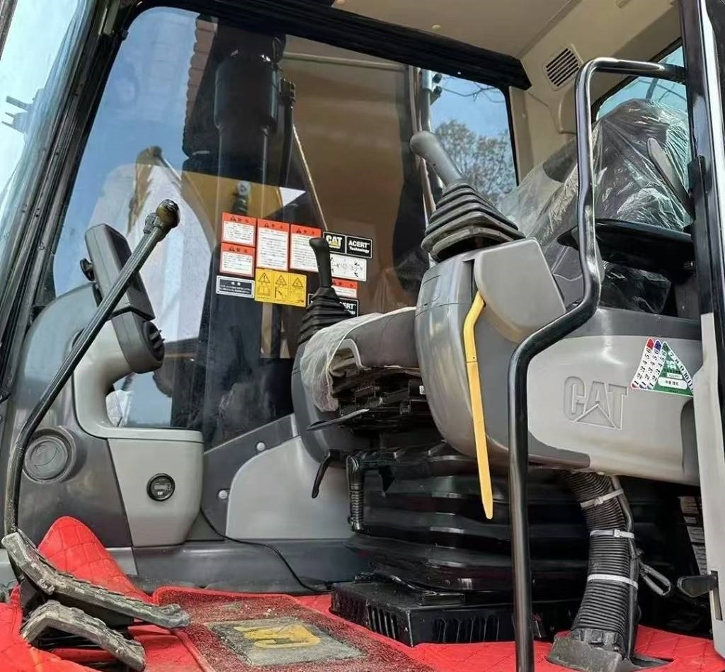 CAT 320 D - Гусеничный экскаватор: фото 2 CAT 320 D - Гусеничный экскаватор: фото 2