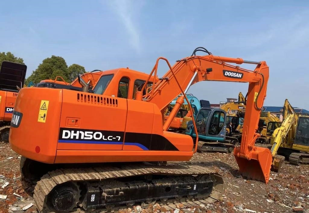 Doosan 150 - Гусеничный экскаватор: фото 1 Doosan 150 - Гусеничный экскаватор: фото 1