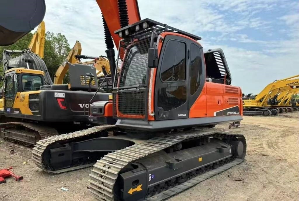 Doosan 225 DX - Гусеничный экскаватор: фото 4 Doosan 225 DX - Гусеничный экскаватор: фото 4