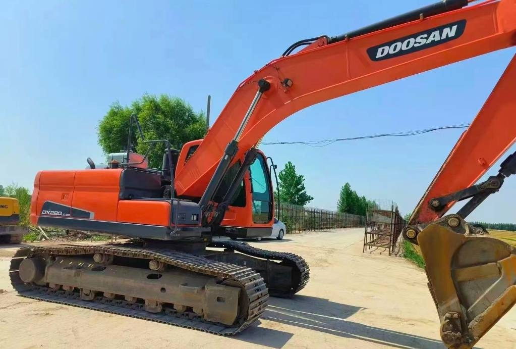 Doosan DX 200 - Гусеничный экскаватор: фото 1 Doosan DX 200 - Гусеничный экскаватор: фото 1