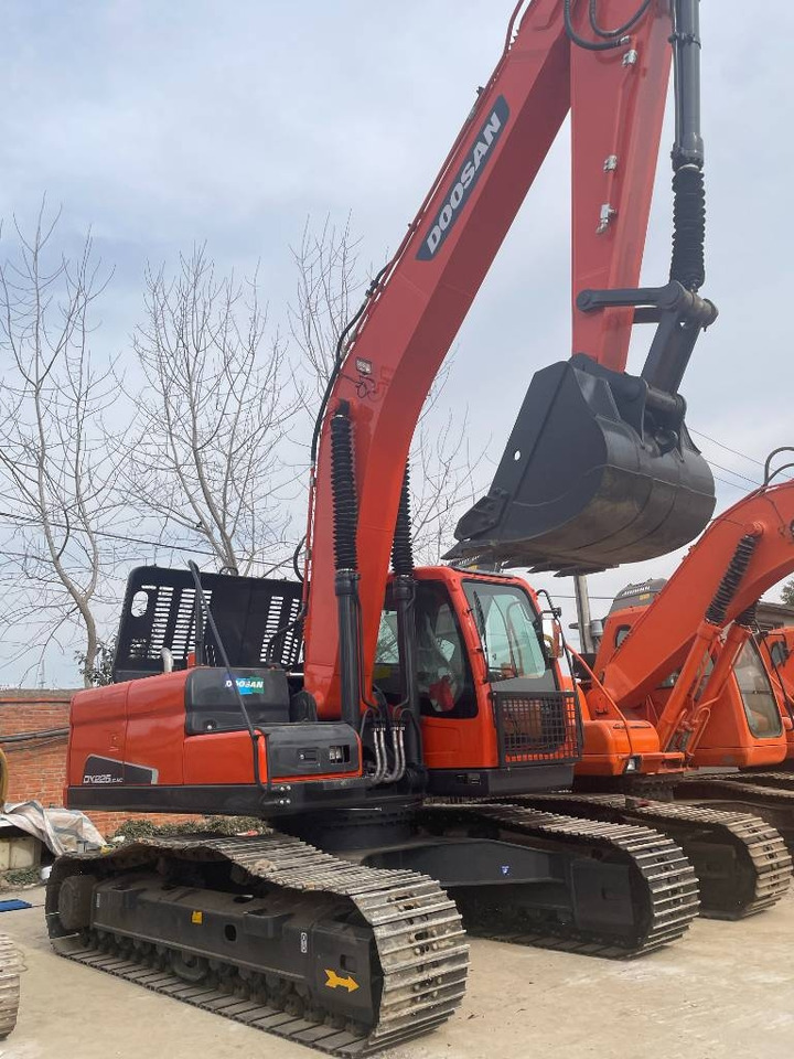 Doosan DX 225 - Гусеничный экскаватор: фото 1 Doosan DX 225 - Гусеничный экскаватор: фото 1