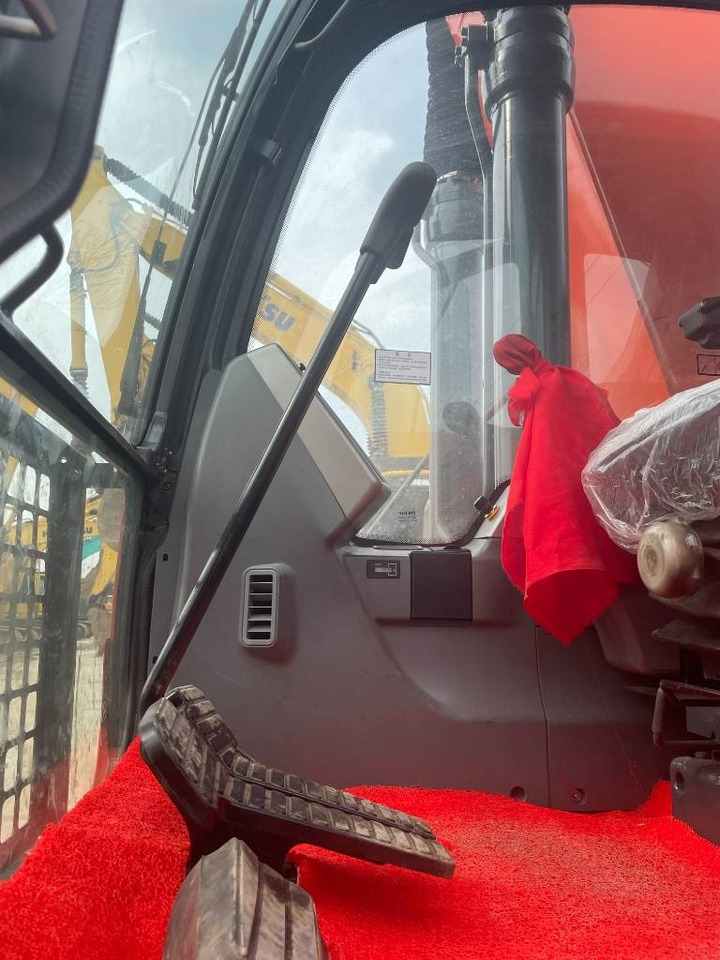 Doosan DX 225 LCA - Гусеничный экскаватор: фото 3 Doosan DX 225 LCA - Гусеничный экскаватор: фото 3