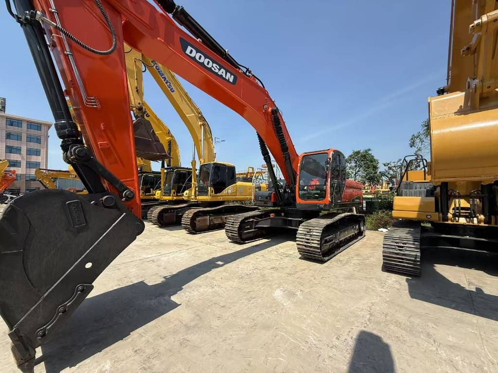 Doosan DX 340 - Гусеничный экскаватор: фото 1 Doosan DX 340 - Гусеничный экскаватор: фото 1