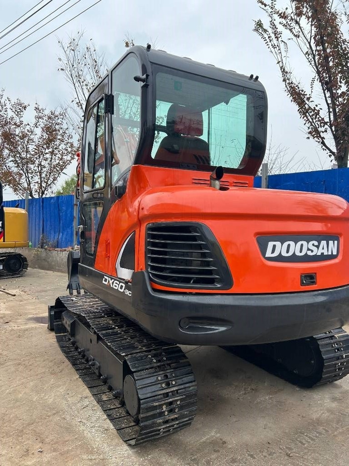 Doosan DX 60  - Гусеничный экскаватор: фото 3 Doosan DX 60  - Гусеничный экскаватор: фото 3