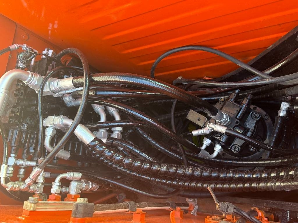 Гусеничный экскаватор Doosan DX 75: фото 6 Гусеничный экскаватор Doosan DX 75: фото 6