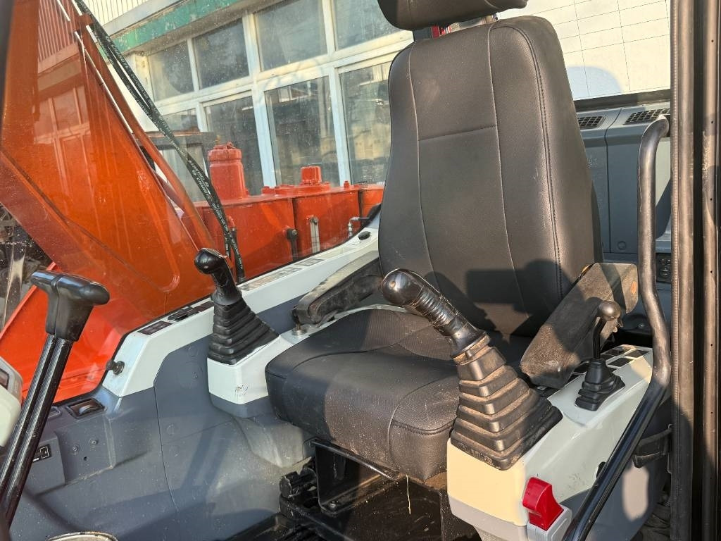 Doosan DX 75 - Гусеничный экскаватор: фото 3 Doosan DX 75 - Гусеничный экскаватор: фото 3