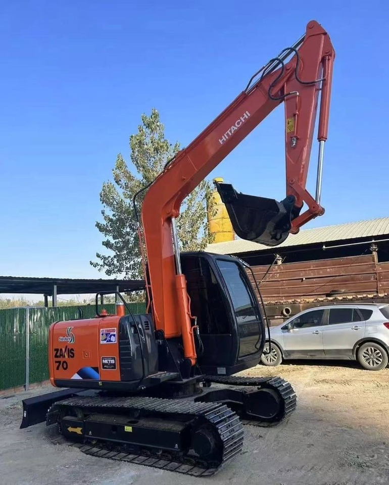 Hitachi ZAXS 70 - Мини-экскаватор: фото 1 Hitachi ZAXS 70 - Мини-экскаватор: фото 1