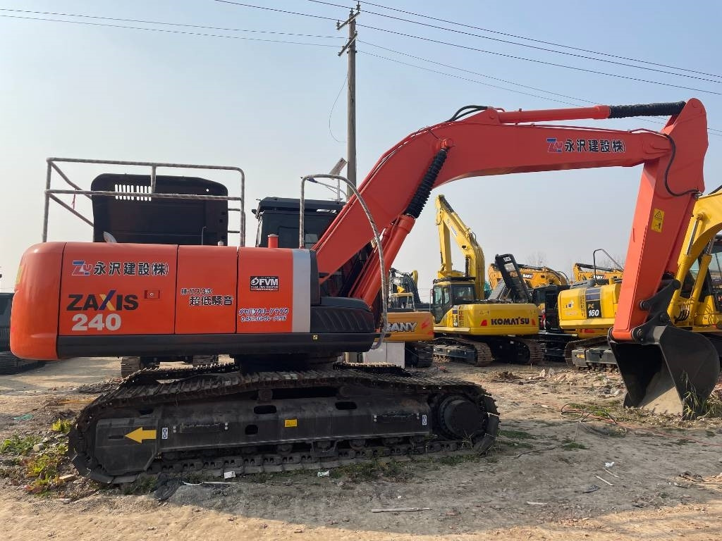 Hitachi ZX 240 - Гусеничный экскаватор: фото 2 Hitachi ZX 240 - Гусеничный экскаватор: фото 2