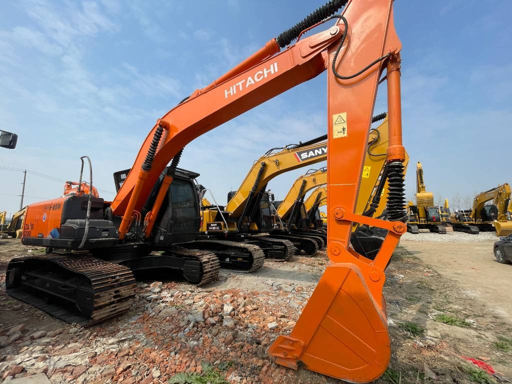 Hitachi Zaxis 200 LC - Гусеничный экскаватор: фото 1 Hitachi Zaxis 200 LC - Гусеничный экскаватор: фото 1