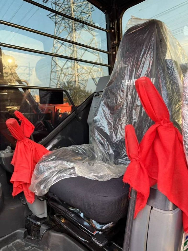 Hitachi Zaxis 70 - Мини-экскаватор: фото 3 Hitachi Zaxis 70 - Мини-экскаватор: фото 3