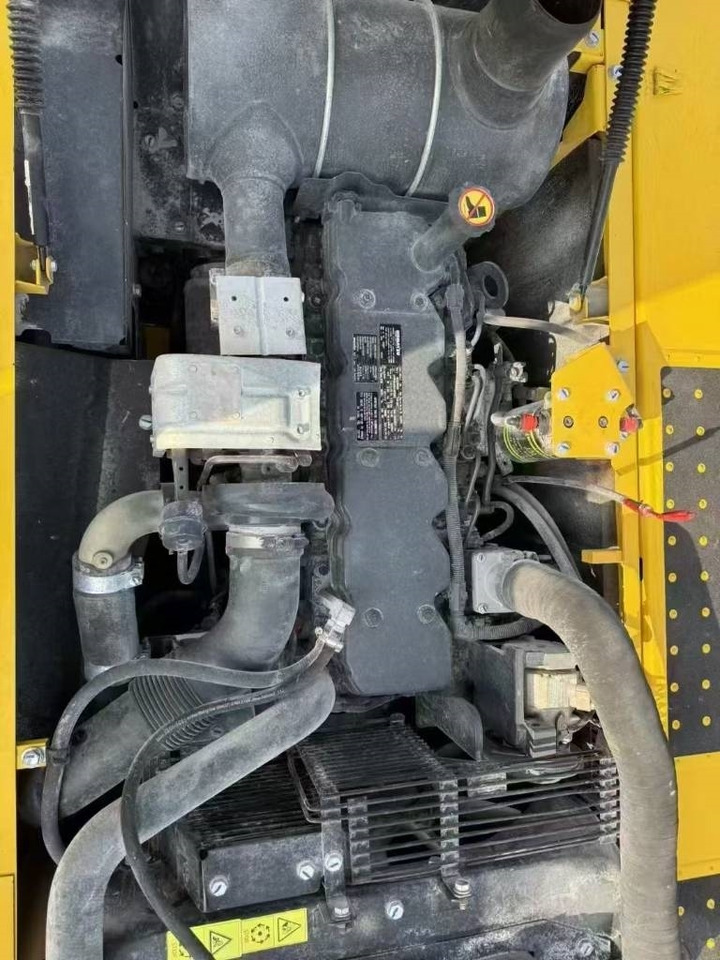 Komatsu 220-8 - Гусеничный экскаватор: фото 2 Komatsu 220-8 - Гусеничный экскаватор: фото 2