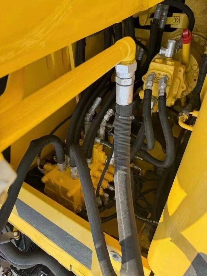 Komatsu PC 130 - Гусеничный экскаватор: фото 5 Komatsu PC 130 - Гусеничный экскаватор: фото 5