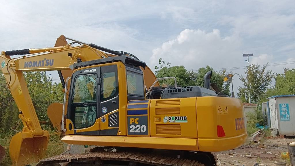Komatsu PC 220-7 - Гусеничный экскаватор: фото 1 Komatsu PC 220-7 - Гусеничный экскаватор: фото 1