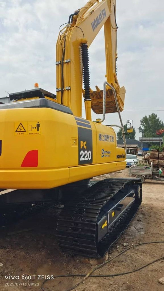 Komatsu PC 220 - Мини-экскаватор: фото 1 Komatsu PC 220 - Мини-экскаватор: фото 1