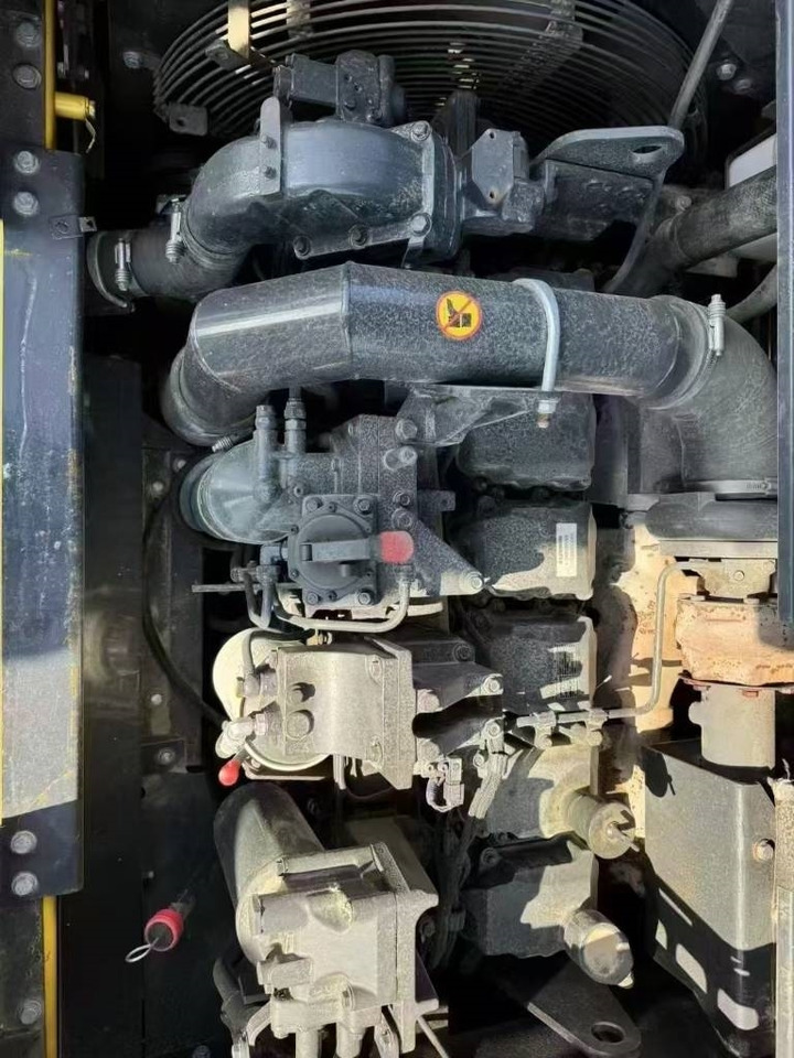 Komatsu PC 400-8 - Гусеничный экскаватор: фото 3 Komatsu PC 400-8 - Гусеничный экскаватор: фото 3