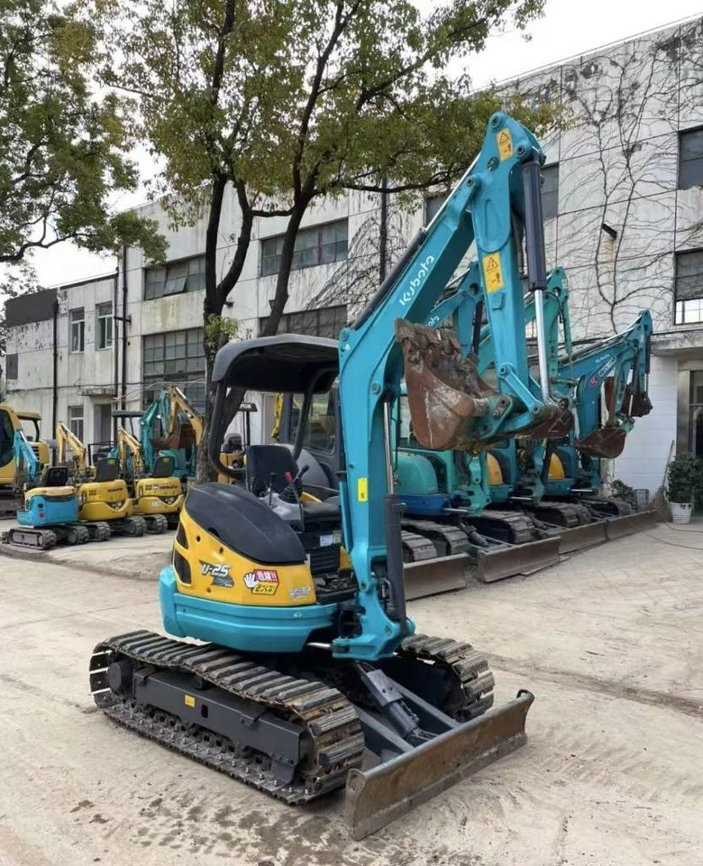 Kubota 25 - Мини-экскаватор: фото 1 Kubota 25 - Мини-экскаватор: фото 1