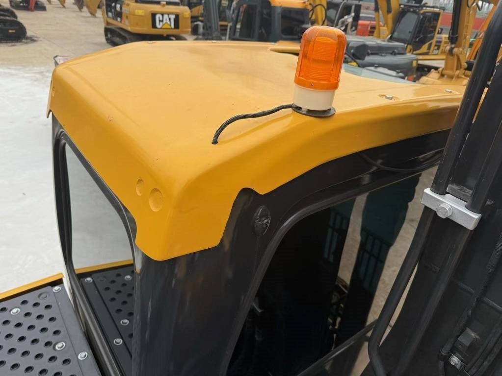 Volvo EC 140 - Гусеничный экскаватор: фото 5 Volvo EC 140 - Гусеничный экскаватор: фото 5