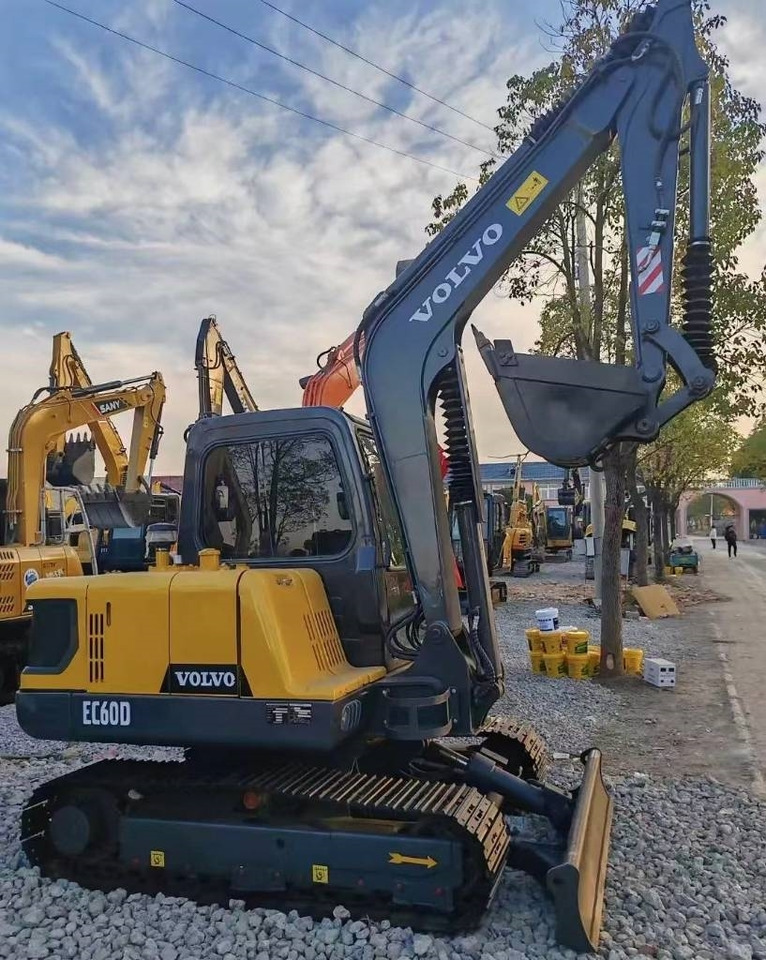 Гусеничный экскаватор Volvo EC 60: фото 9