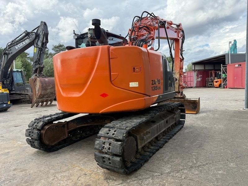 Hitachi ZX 135 US-5B - Гусеничный экскаватор: фото 3 Hitachi ZX 135 US-5B - Гусеничный экскаватор: фото 3