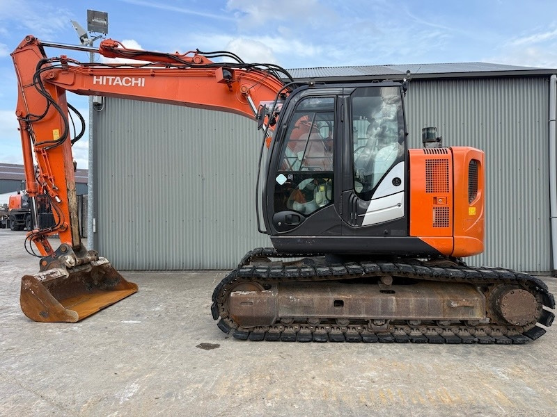 Hitachi ZX 135 US-5B - Гусеничный экскаватор: фото 1 Hitachi ZX 135 US-5B - Гусеничный экскаватор: фото 1