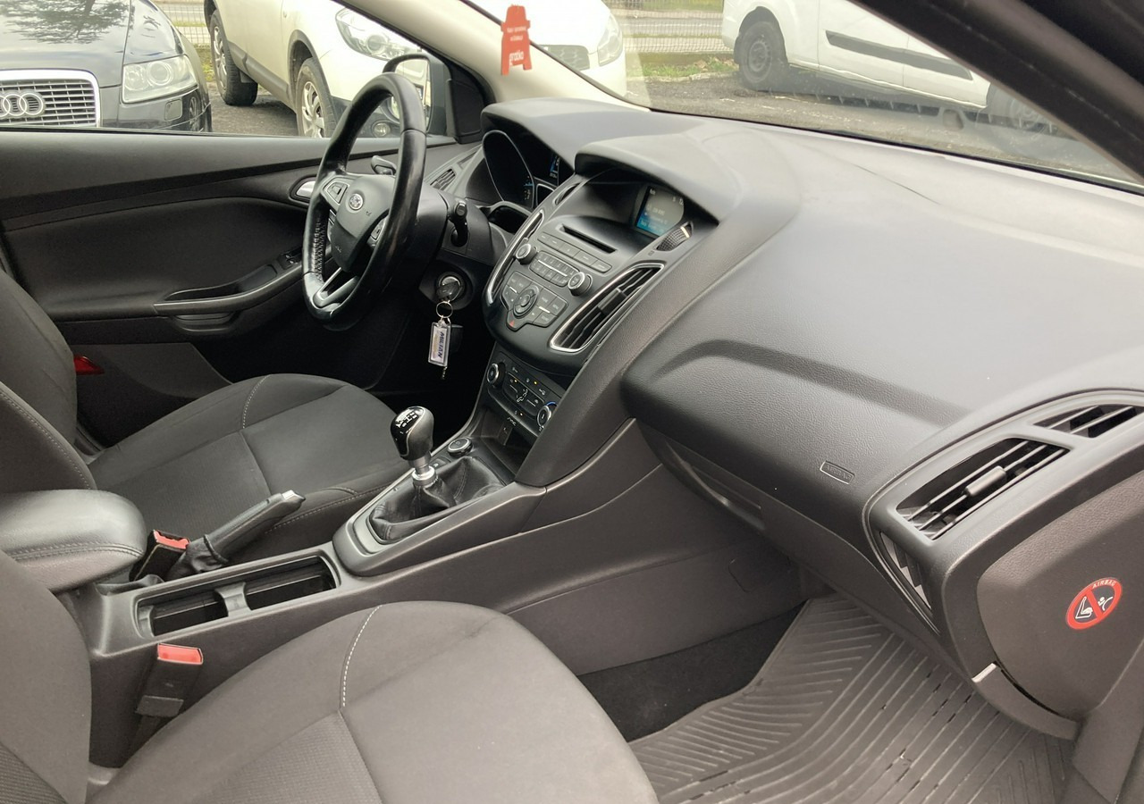 Ford Focus III Focus 1.0 EcoBoost Klima Salon PL 2015 - Хэтчбек: фото 4 Ford Focus III Focus 1.0 EcoBoost Klima Salon PL 2015 - Хэтчбек: фото 4